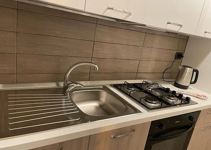 La Pietra Di Giada * Syracuse