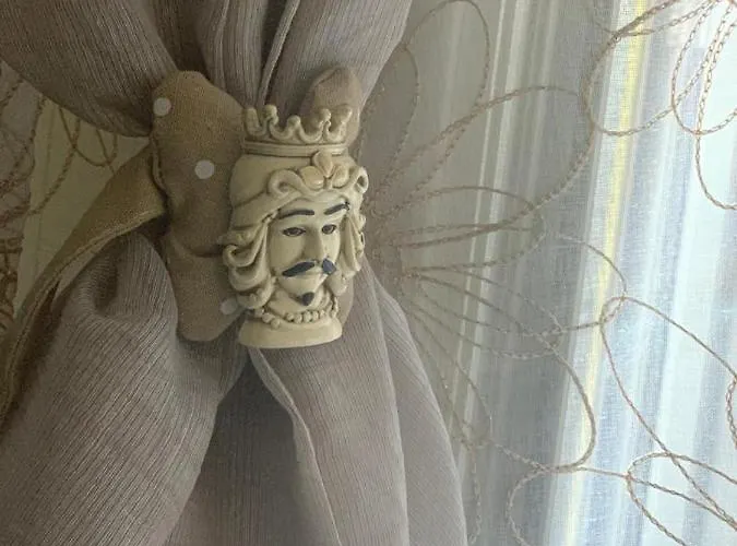 La Pietra Di Giada * Syracuse