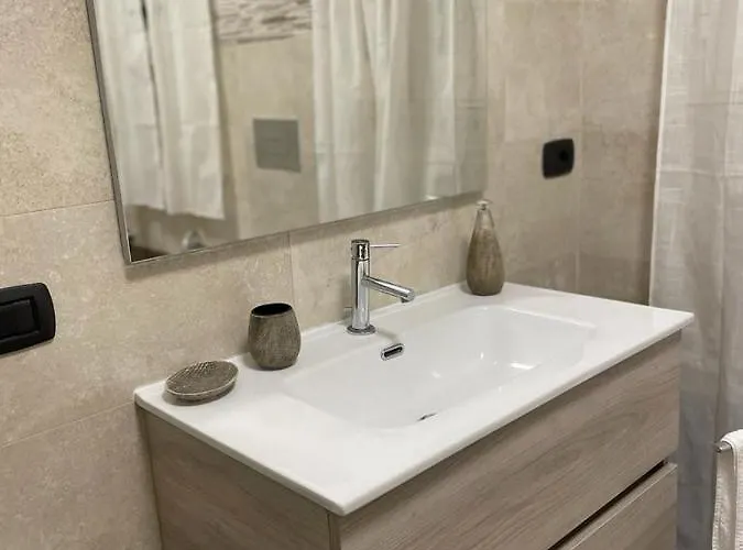 La Pietra Di Giada * Syracuse