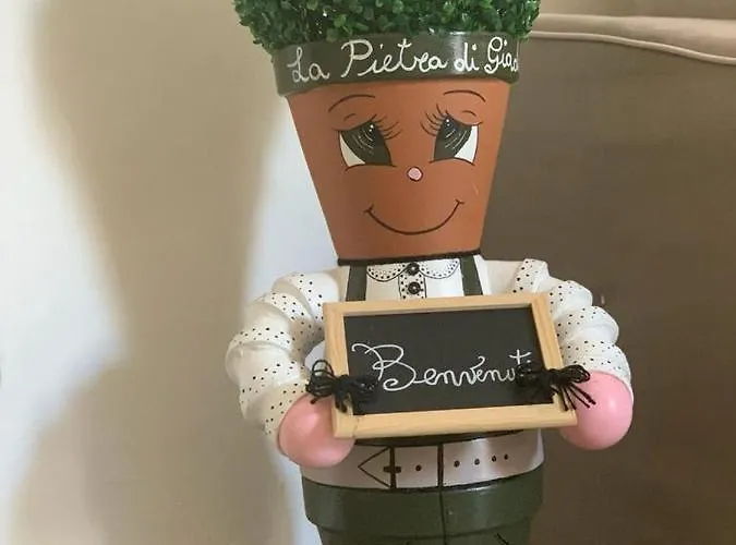 La Pietra Di Giada * Syracuse